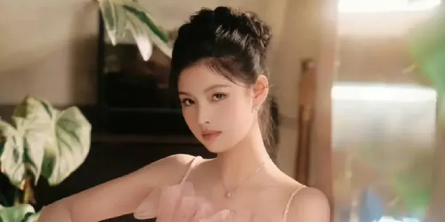 Profile of Ai Mi, a 17-Year-Old Young Actress Who Will Debut as the Main Character in the Chinese Drama KEY TO THE PHOENIX HEART Alongside Hou Minghao