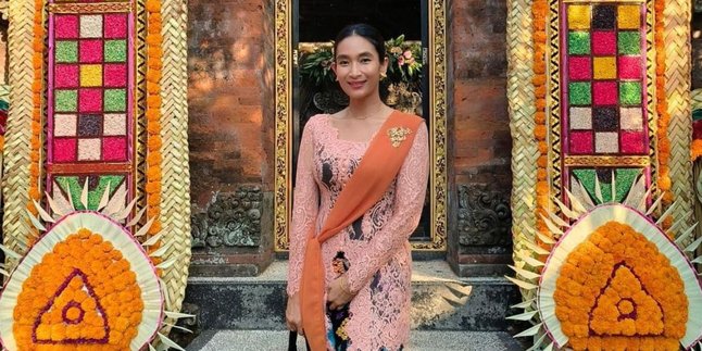 Profile and Religion of Happy Salma, Beautiful Actress Married to Balinese Nobleman
