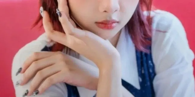 Profile of Dinda, a Member of SECRET NUMBER from Indonesia