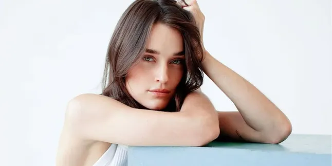 Profil Kate Harrison, Istri Artis Cantik Chloe Grace Moretz Profil Kate Harrison, Istri Artis Cantik Chloe Grace Moretz