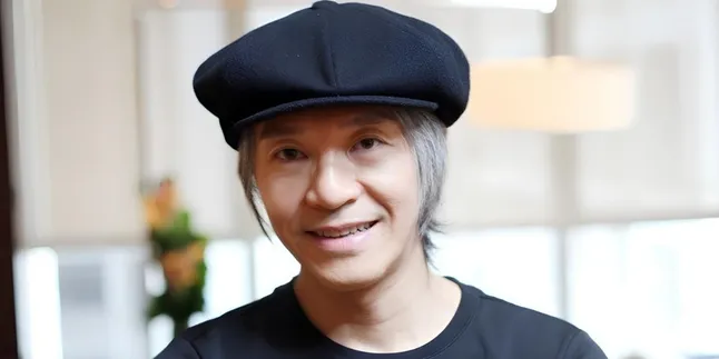 Profile of Stephen Chow, Legendary Chinese Actor Nicknamed the King of Comedy