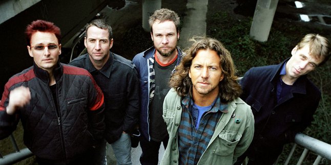 Promo album Baru, Pearl Jam Bagi Skateboard Gratis