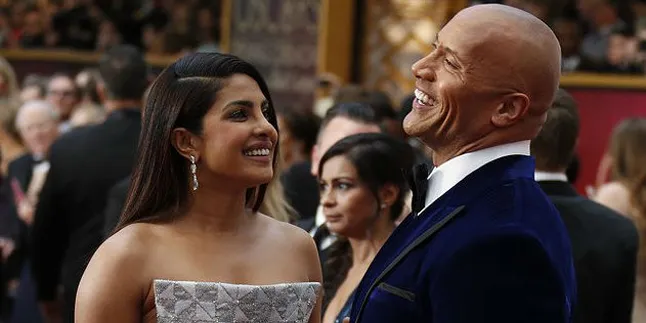 Promo BAYWATCH di India, Priyanka Chopra Panen Pujian Dari Dwayne