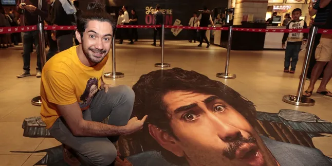 Promo Film 'BENYAMIN BIANG KEROK', Ada Spot Foto Instagramable Bareng Reza Rahadian!