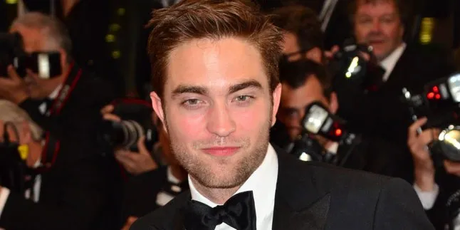 Proyek Film Baru Robert Pattinson Ganti Sutradara