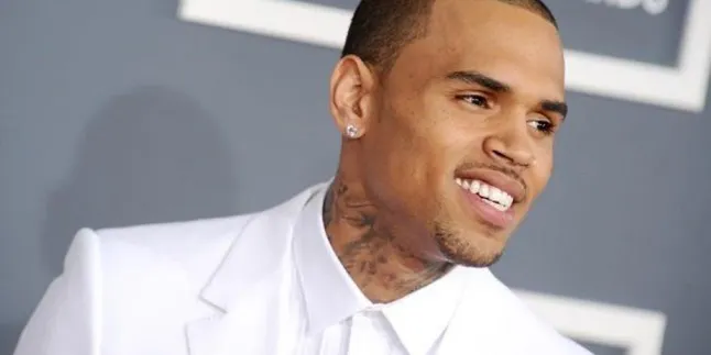 PS22 Nyanyikan 'Fine China', Chris Brown Menangis