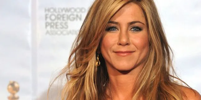 Pukul Meja, Jennifer Aniston Tunjukkan Sisi Liarnya