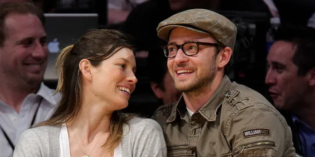 Pulang Bulan Madu, Justin Timberlake dan Jessica Biel Bantu Korban Sandy Pulang Bulan Madu, Justin Timberlake dan Jessica Biel Bantu Korban Sandy