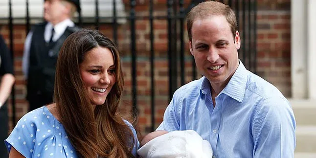 Pulang Dari RS, Kate Middleton Berpose Perdana Dengan Royal Baby