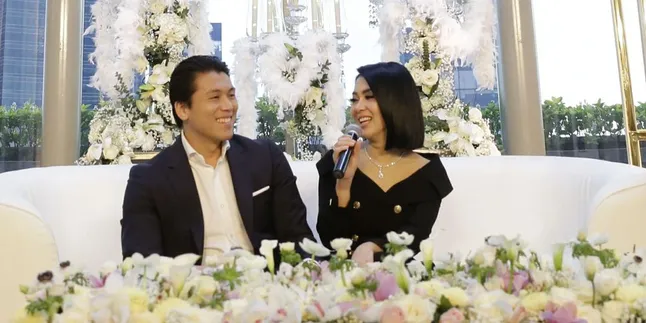 Pulang Liburan di Swiss, Syahrini Gelar Pengajian & Syukuran, Untuk Apa?