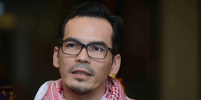 Pulang Umrah, Atalarik Syach Petik Banyak Hikmah Dari Segala Masalah Hidup