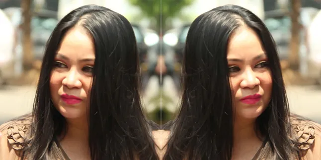 Pulang Umroh, Annisa Bahar Lebih Nyaman Berhijab?