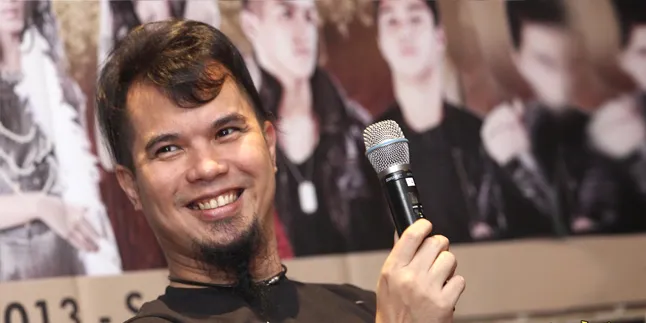 Puluhan Tuna Rungu Demo Tuntut Ahmad Dhani Potong Kemaluan Puluhan Tuna Rungu Demo Tuntut Ahmad Dhani Potong Kemaluan