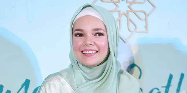 Punya Banyak Dosa, Dewi Sandra Ingin Ubah Hal Ini di Masa Lalunya... Punya Banyak Dosa, Dewi Sandra Ingin Ubah Hal Ini di Masa Lalunya...