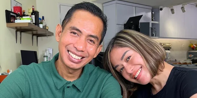 Punya Banyak Kesamaan, Farida Nurhan Dijodohkan Dengan Pak Ribut Guru Viral Asal Lumajang Punya Banyak Kesamaan, Farida Nurhan Dijodohkan Dengan Pak Ribut Guru Viral Asal Lumajang