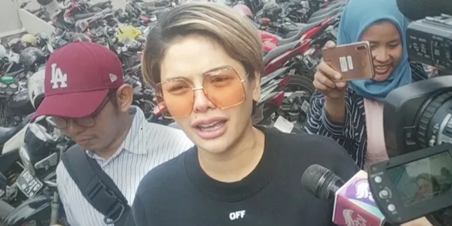 Punya Banyak Rahasia Seleb, Nikita Mirzani: Nyenggol, Bukain Semua