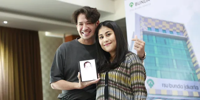 Punya Dua Anak, Tarra Budiman dan Istri Belajar Bersikap Adil Punya Dua Anak, Tarra Budiman dan Istri Belajar Bersikap Adil