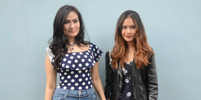 Punya Hobi Yang Sama Dengan Anak, Iis Dahlia: Ngemall Ya, Kak