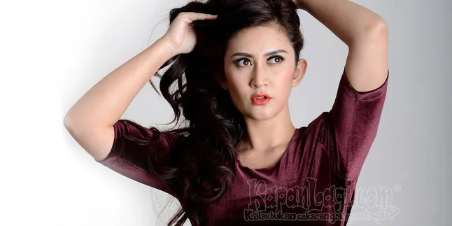 Punya Hobi Yang Sama, Nafa Urbach Banggakan Sang Putri Punya Hobi Yang Sama, Nafa Urbach Banggakan Sang Putri