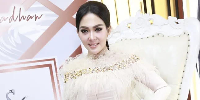 Punya Kulit Wajah Mulus, Syahrini Mengaku Tak Pernah ke Klinik Kecantikan!