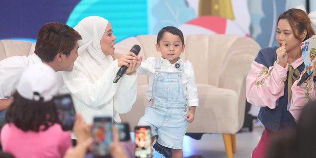 Having Their Own TV Program, Lesti Kejora and Rizky Billar's Child Will Teach How to Tidy Up the Bed