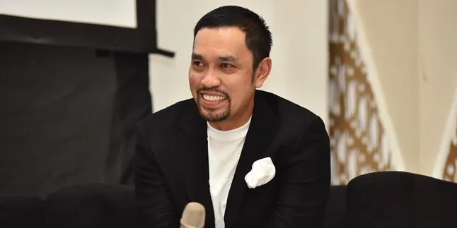 Punya Rumah bak Istana, Ketua Ferrari Ahmad Sahroni Lebih Senang Tidur di Karpet