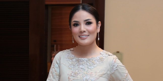 Does Nindy Ayunda Have a Super Rich Husband, Spending Rp 1 Billion per Month?