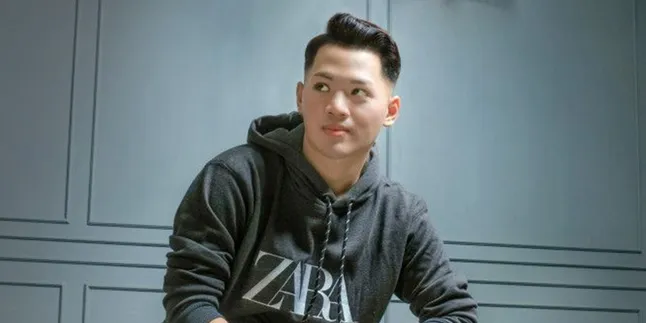 Punya Suara Unik Mirip Perempuan Ketika Bernyanyi, Selebgram Alfian Sa'dullah Mengaku Sering Dikira Lipsync Oleh Netizen Punya Suara Unik Mirip Perempuan Ketika Bernyanyi, Selebgram Alfian Sa'dullah Mengaku Sering Dikira Lipsync Oleh Netizen