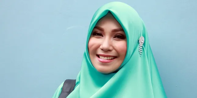 Puput Melati, Jika Memungkinan Selalu Bawa Anak Saat Bekerja Puput Melati, Jika Memungkinan Selalu Bawa Anak Saat Bekerja