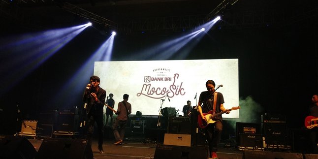 Pure Saturday dan Melancholic Bitch Buka Mocosik Festival 2018