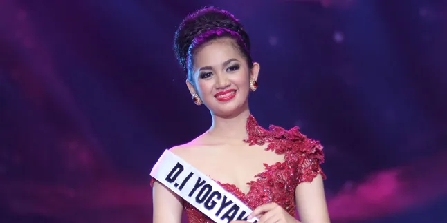Puteri Indonesia Pariwisata 2014 Borong Hadiah Lebaran di Bazar