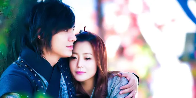 Puteri Kim Hee Sun Marah Karena Lee Min Ho Cium Ibunya!