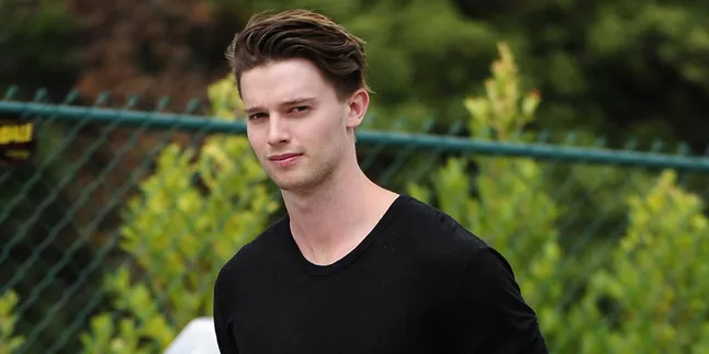 Putra Arnold Schwarzenegger Bintangi Film Pertamanya