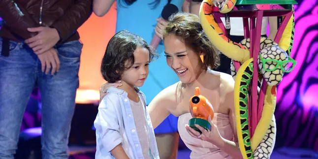 Putra BCL, Noah Sinclair Jalani Terapi Inhalasi