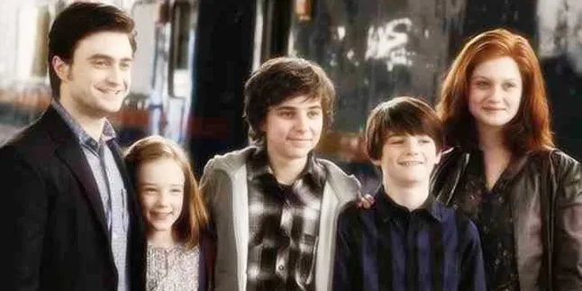 Putra Pertama Harry Potter Masuk Hogwarts & ke Asrama Gryffindor