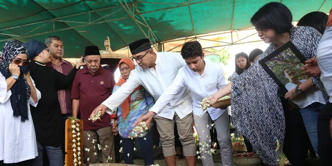 Putra Sulung Meninggal, Farhan Panjatkan Doa Haru Menyayat Hati Putra Sulung Meninggal, Farhan Panjatkan Doa Haru Menyayat Hati