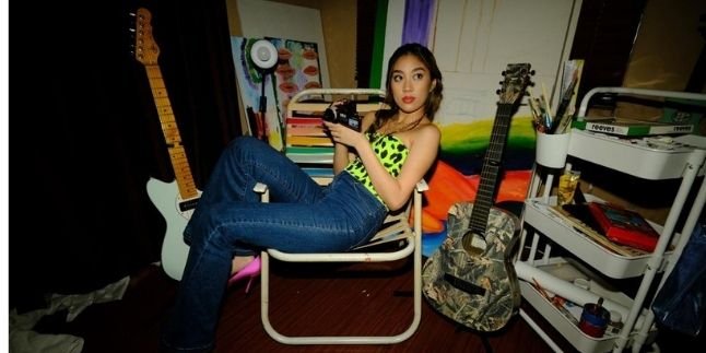 Putri Bimbim Slank, Mezzaluna Releases Second Single 'I Beg' Written Directly From Personal Experience