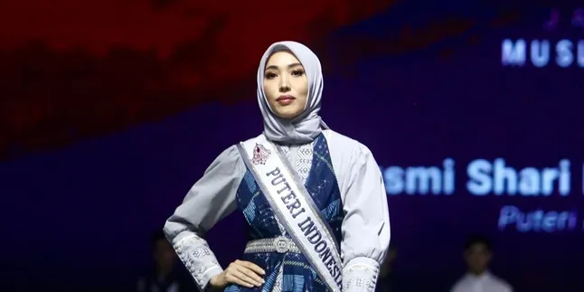 Putri Indonesia 2022 Tampil Cantik Kenakan Hijab di Jakarta Muslim Fashion Week 2023
