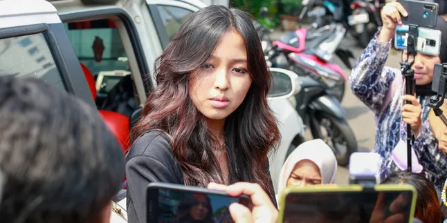 Putri Pinkan Mambo Jadi Korban Pelecehan Seksual oleh Ayah Tirinya Selama Dua Tahun, Michelle Ashley Mengaku Sangat Trauma Putri Pinkan Mambo Jadi Korban Pelecehan Seksual oleh Ayah Tirinya Selama Dua Tahun, Michelle Ashley Mengaku Sangat Trauma