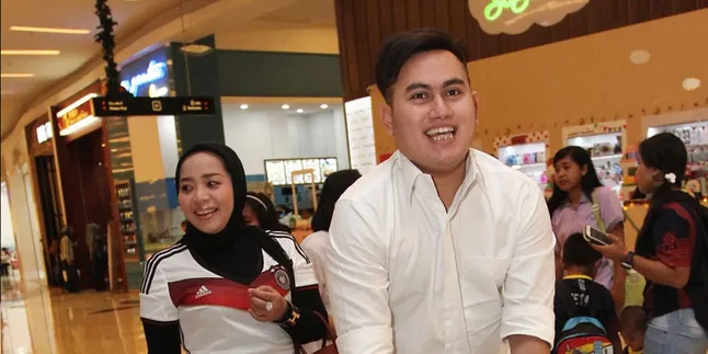 Putri Ulang Tahun, Nassar Larang Ia Berlagak Borjuis