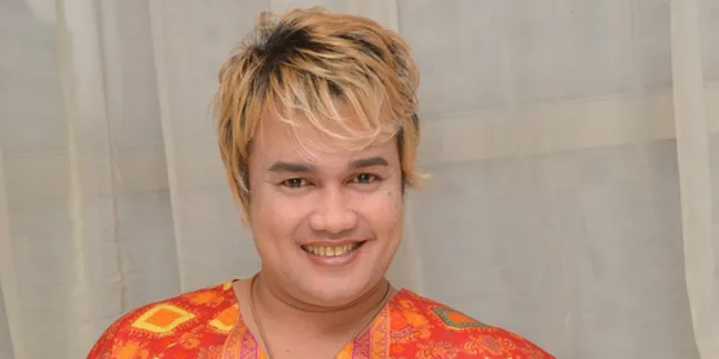 Putus Cinta, Tata Liem Sibukkan Diri Jadi Produser