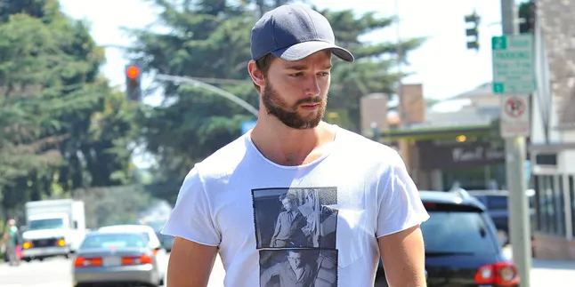 Putus Dari Miley Cyrus, Apa Kabar Patrick Schwarzenegger?