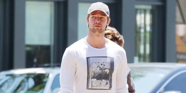 Putus Dari Miley Cyrus, Inikah Pacar Baru Patrick Schwarzenegger? Putus Dari Miley Cyrus, Inikah Pacar Baru Patrick Schwarzenegger?
