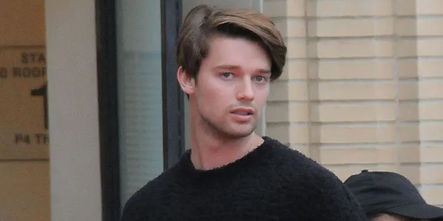 Putus Dari Miley Cyrus, Patrick S Makin Mesra Dengan Pacar Baru Putus Dari Miley Cyrus, Patrick S Makin Mesra Dengan Pacar Baru