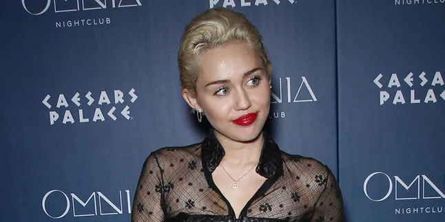 Putus Dari Patrick, Miley Cyrus Balikan Dengan Liam Hemsworth?