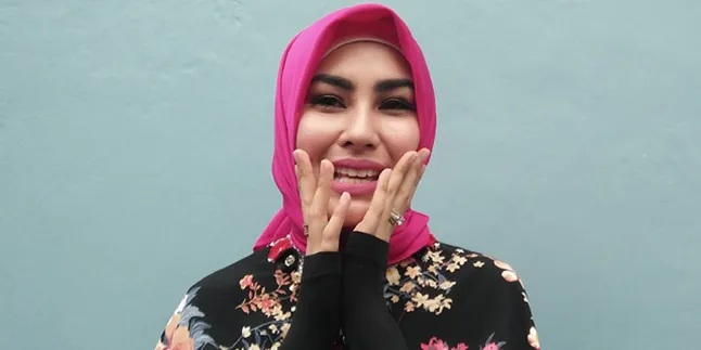 Putuskan Berhijab, Kartika Putri Jadi Selektif Soal Jodoh? Putuskan Berhijab, Kartika Putri Jadi Selektif Soal Jodoh?