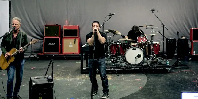 Queen Of The Stone Age: Imagine Dragons Sialan!