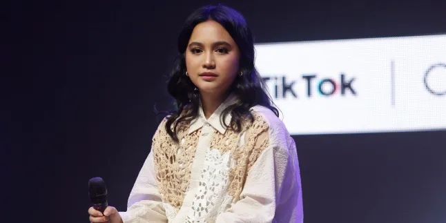 Rachel Amanda Meriahkan #SerunyaBelajar Ada di TikTok, Bagikan Tips Jadi Kreatif dengan Merangkul Sisi Rapuh Rachel Amanda Meriahkan #SerunyaBelajar Ada di TikTok, Bagikan Tips Jadi Kreatif dengan Merangkul Sisi Rapuh