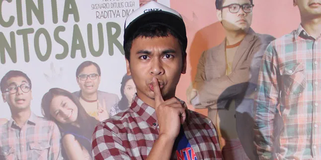 Raditya Dika Bocorkan Pemain 'MARMUT MERAH JAMBU' Raditya Dika Bocorkan Pemain 'MARMUT MERAH JAMBU'