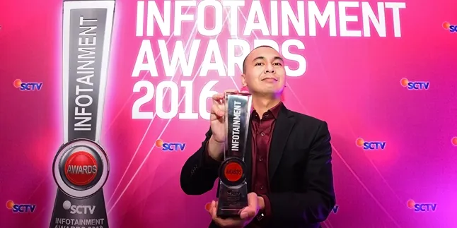 Raditya Dika Bohong Demi Bertahan Hidup Dari Para Cewek Raditya Dika Bohong Demi Bertahan Hidup Dari Para Cewek